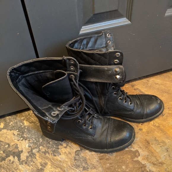 Lace up boot - Picture 3 of 3